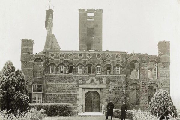 Kasteel Wijchen na de brand 1906 ligend-c2a51ae8